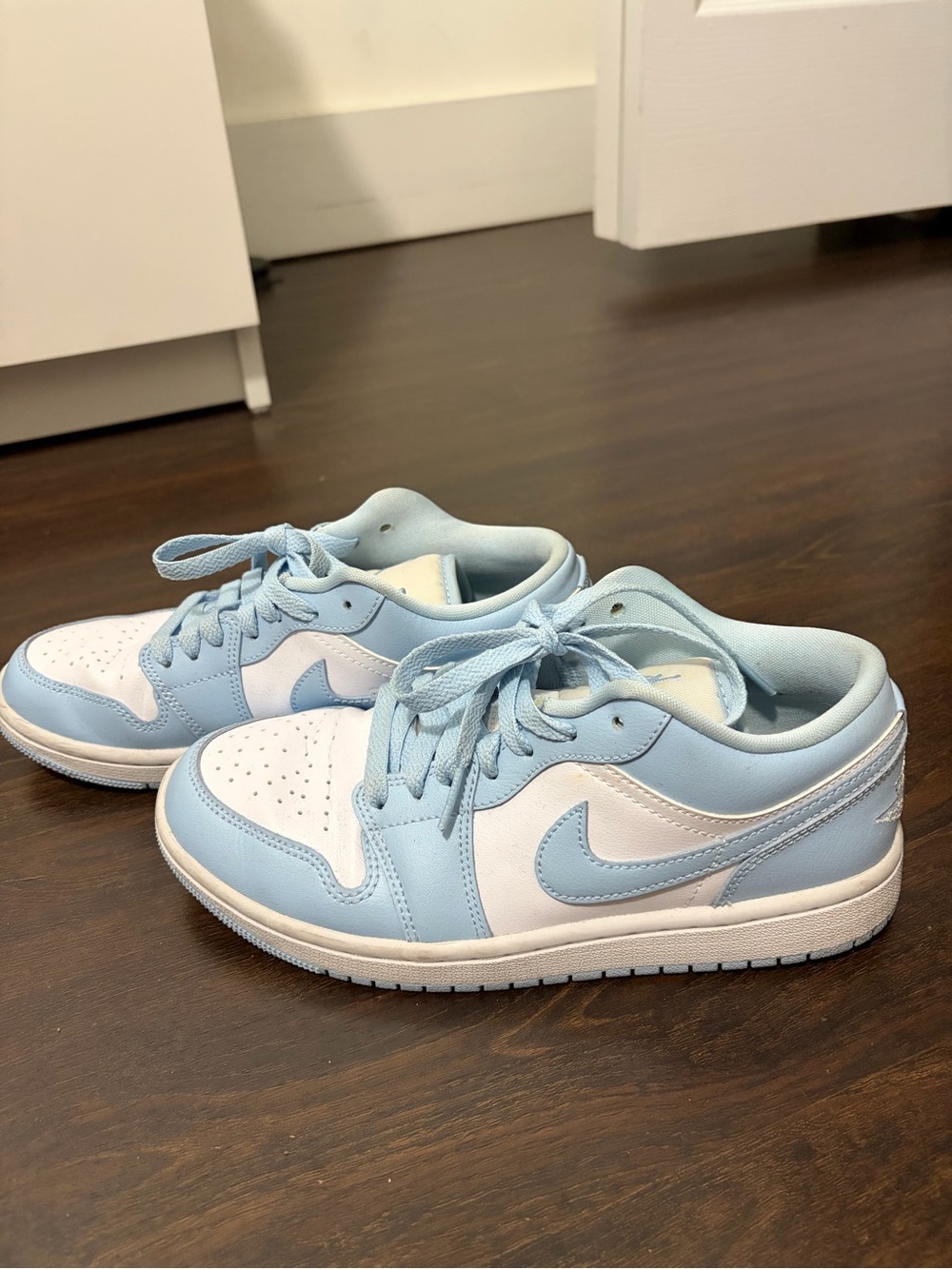 Nike Air Jordan 1 Low - White & Light Blue